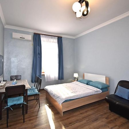 Apartment Near Sasundci Davit Metro Station Ереван Екстериор снимка