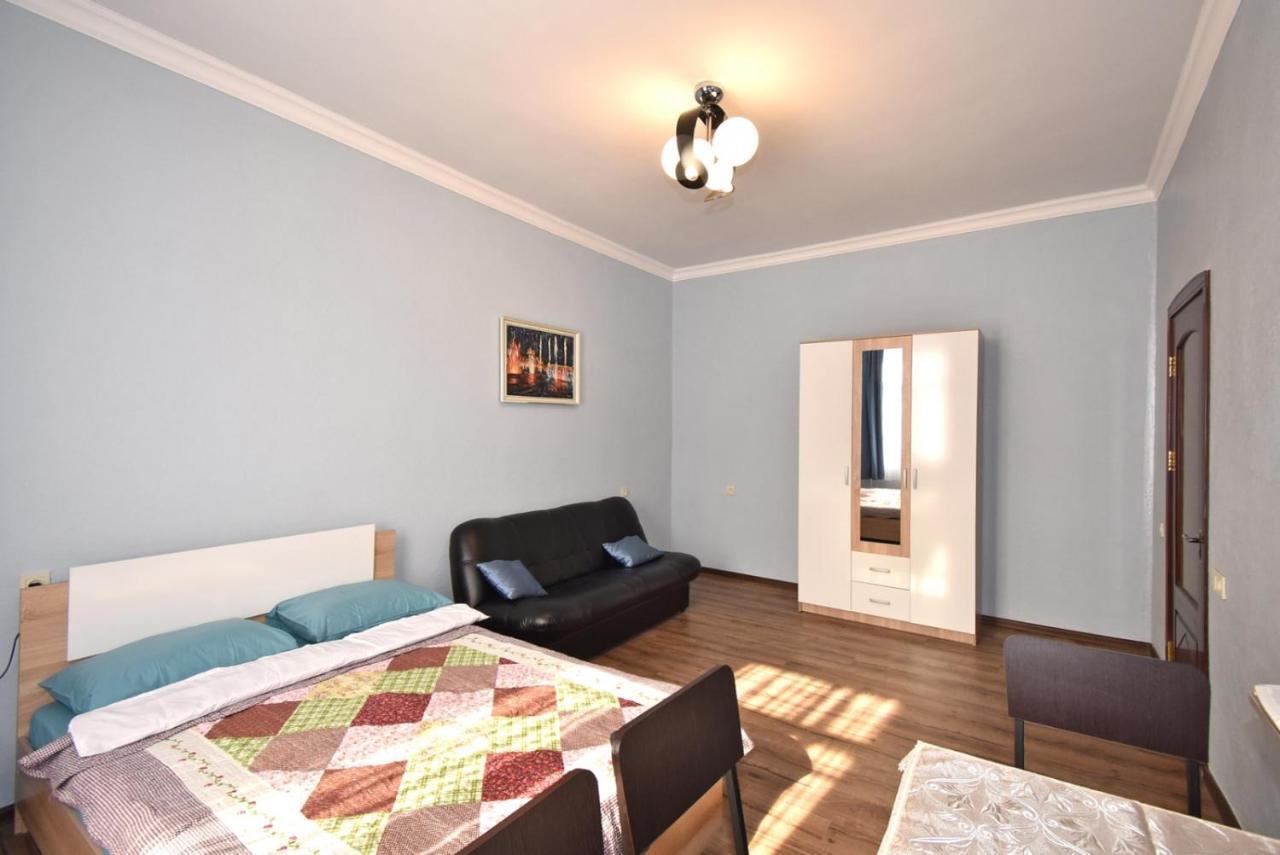 Apartment Near Sasundci Davit Metro Station Ереван Екстериор снимка