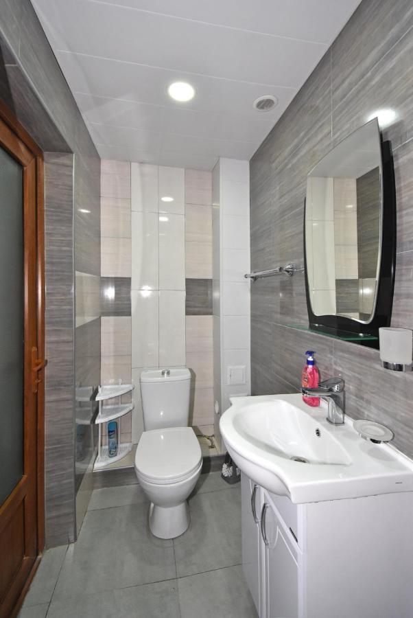 Apartment Near Sasundci Davit Metro Station Ереван Екстериор снимка