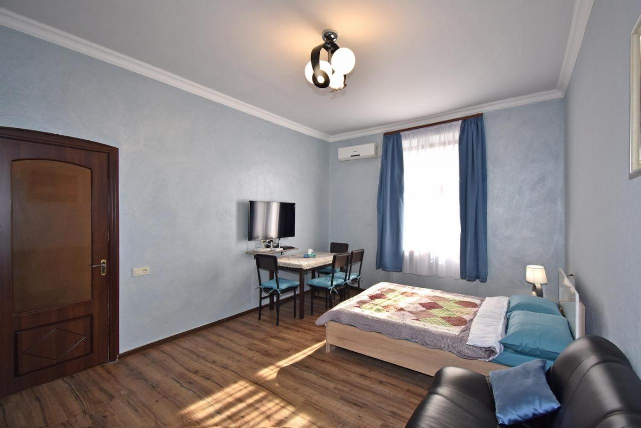 Apartment Near Sasundci Davit Metro Station Ереван Екстериор снимка